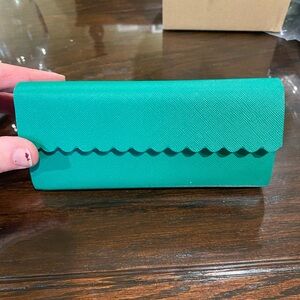 Talbots- Scallop Detailed Hard Faux Leather Eye Glass Case, Green, ONESIZE EUC